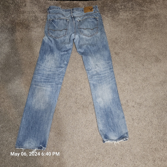 American Eagle destressed jeans - Picture 7 of 8